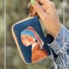 خرید کیف کارت طرح دختری با گوشواره مروارید