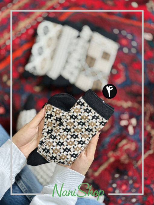 جوراب ساقدار بافت کبریتی طرح گل و برگ