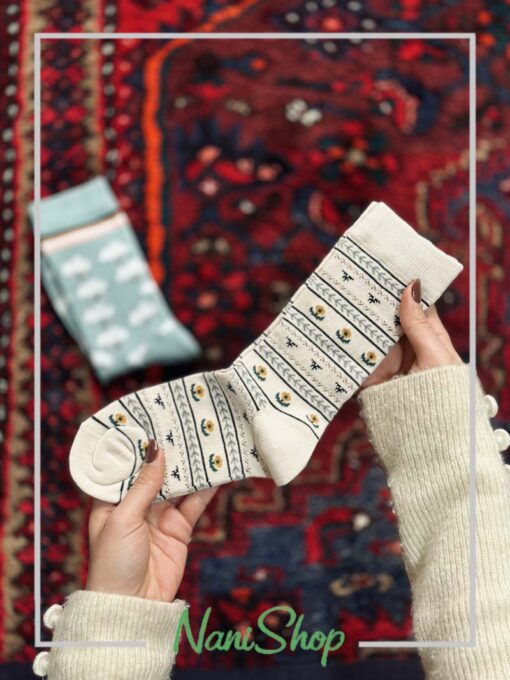 جوراب ساقدار طرح گل ابری روپاپا و کالزی لند