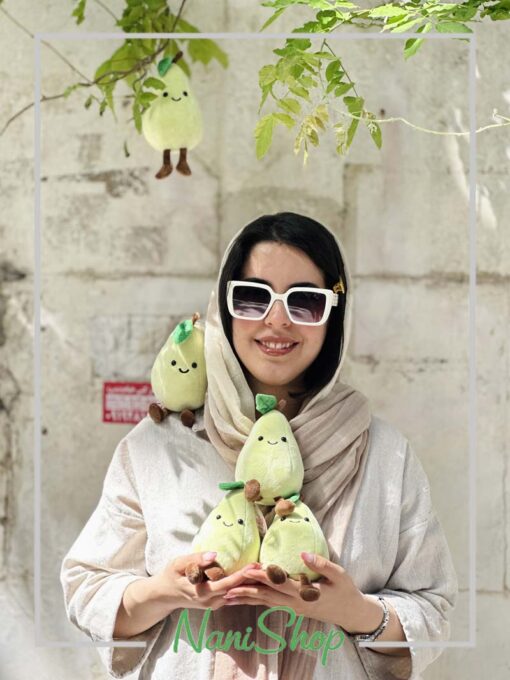 عروسک گلابی پادار