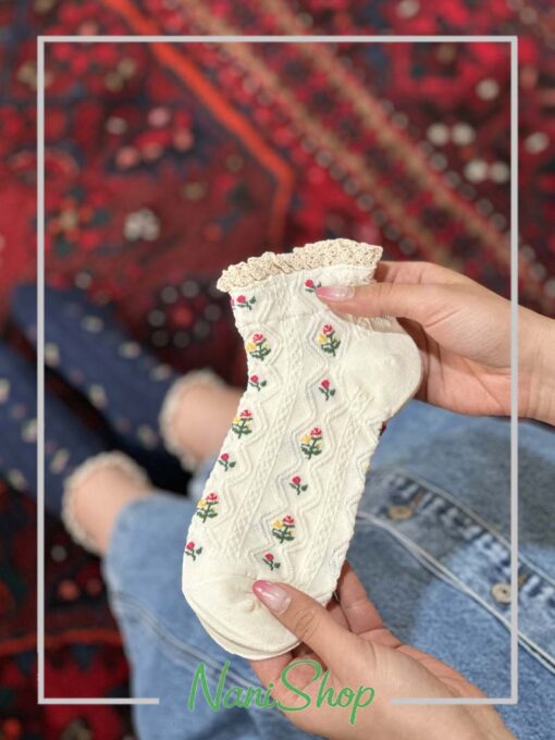 جوراب مچی لبه گیپور طرح برجسته گل گلی