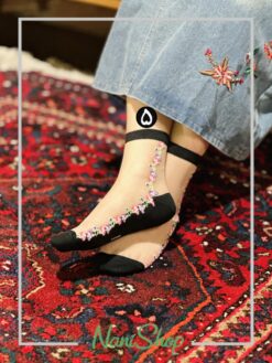 جوراب ساقدار نخی شیشه ای طرح گل گلی
