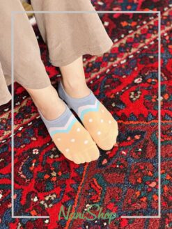 جوراب قوزکی طرح خال خالی