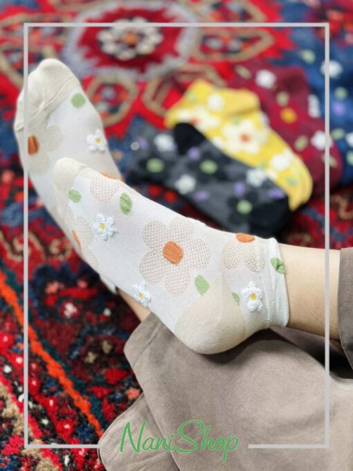جوراب مچی طرح گل گلی برگی
