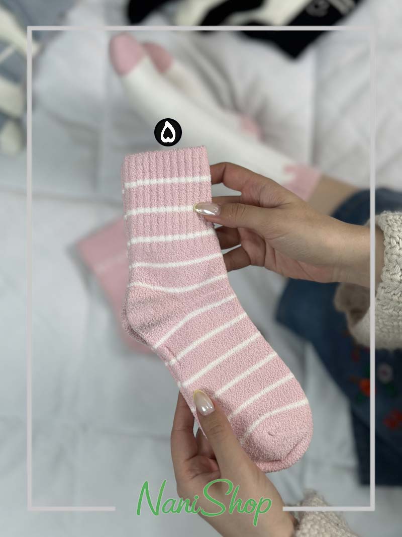 جوراب ساقدار حوله ای طرح رینگی توت فرنگی