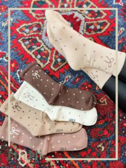 جوراب ساقدار بافت ریز طرح پاپیون خال خالی