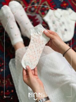 جوراب زنونه لبه توردار گل برجسته