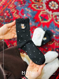 جوراب نیم ساق لبه چین گلدوزی طرح پیشی